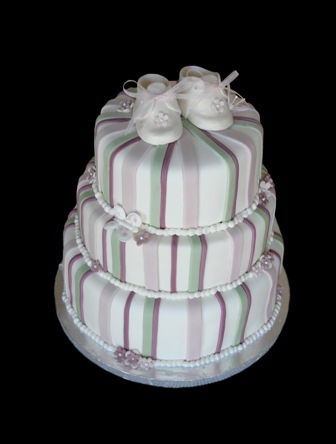 This stylish baby shower fondant cake was submitted by Angela from ... This stylish baby shower fondant cake was submitted by Angela from ...