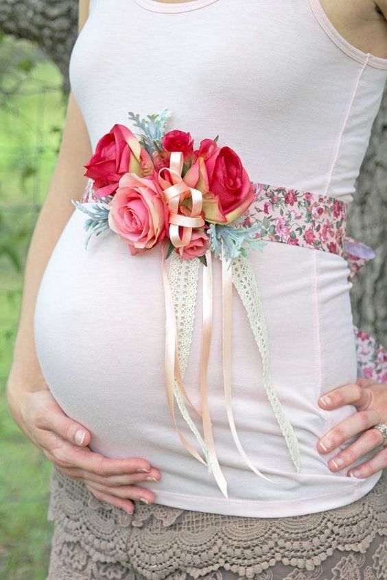 afbeelding van een baby belly corsage