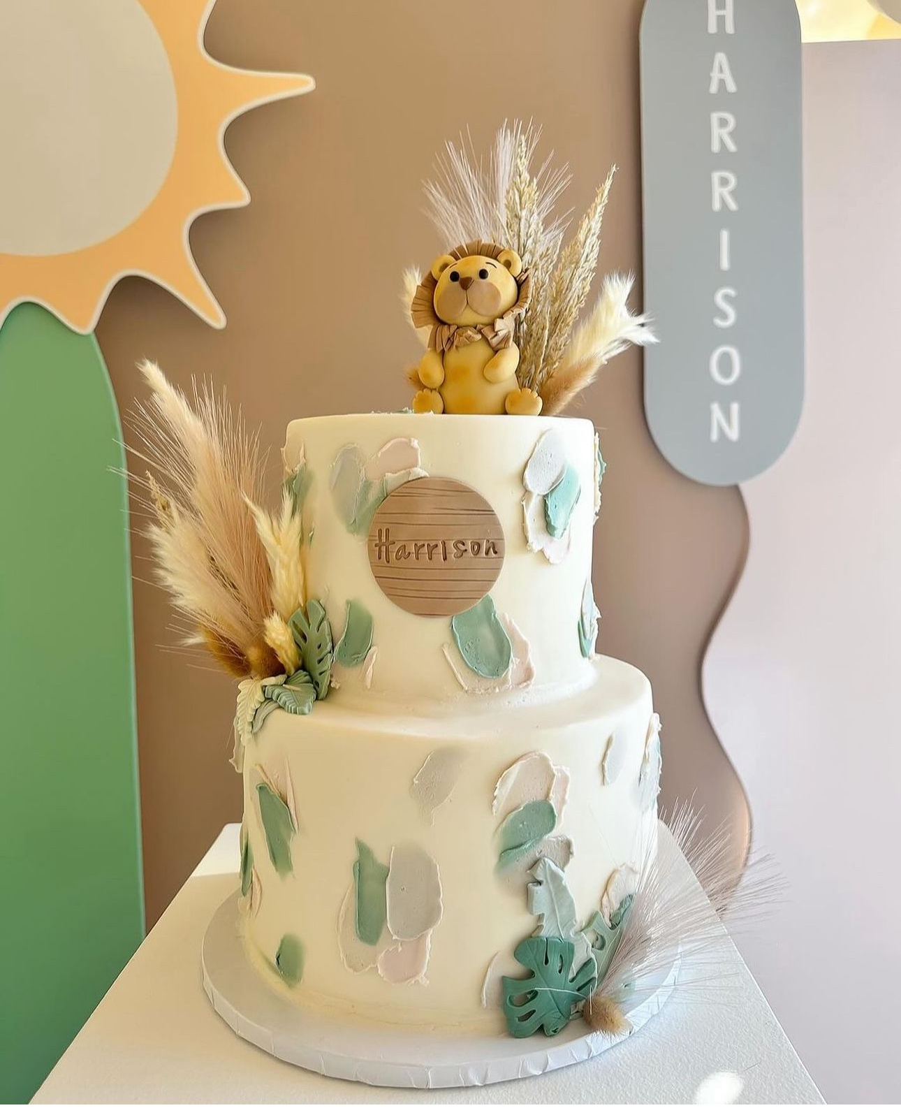 baby shower jungle cake
