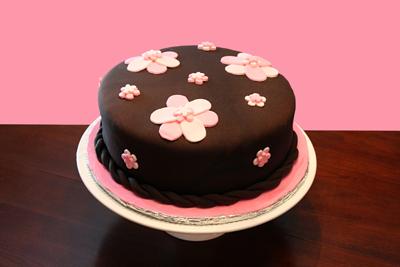 picture of chocolate flower cake