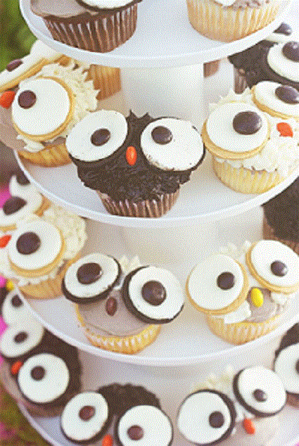 woodland baby shower owl cupcakes made with oreos and M&Ms - easy DIY recipe